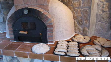 Теперь вы можете готовить и выпекать свой хлеб в своей дровяной печи